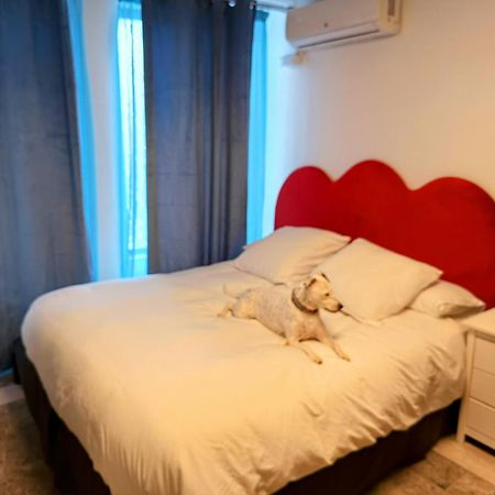 Hostal Estudios Бадалона Екстериор снимка