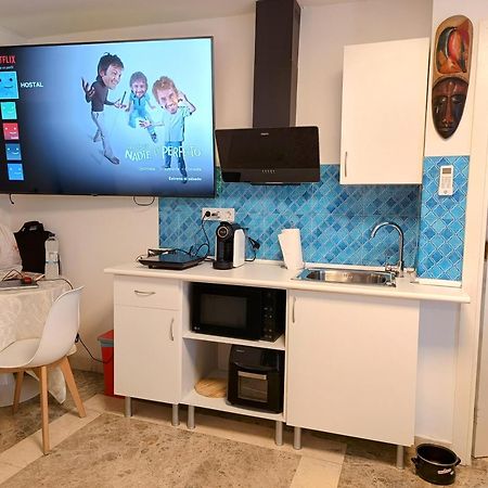 Hostal Estudios Бадалона Екстериор снимка