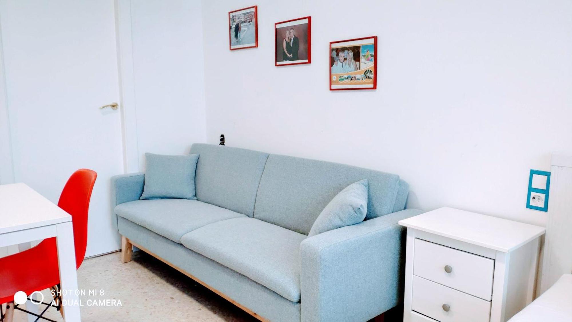 Hostal Estudios Бадалона Екстериор снимка