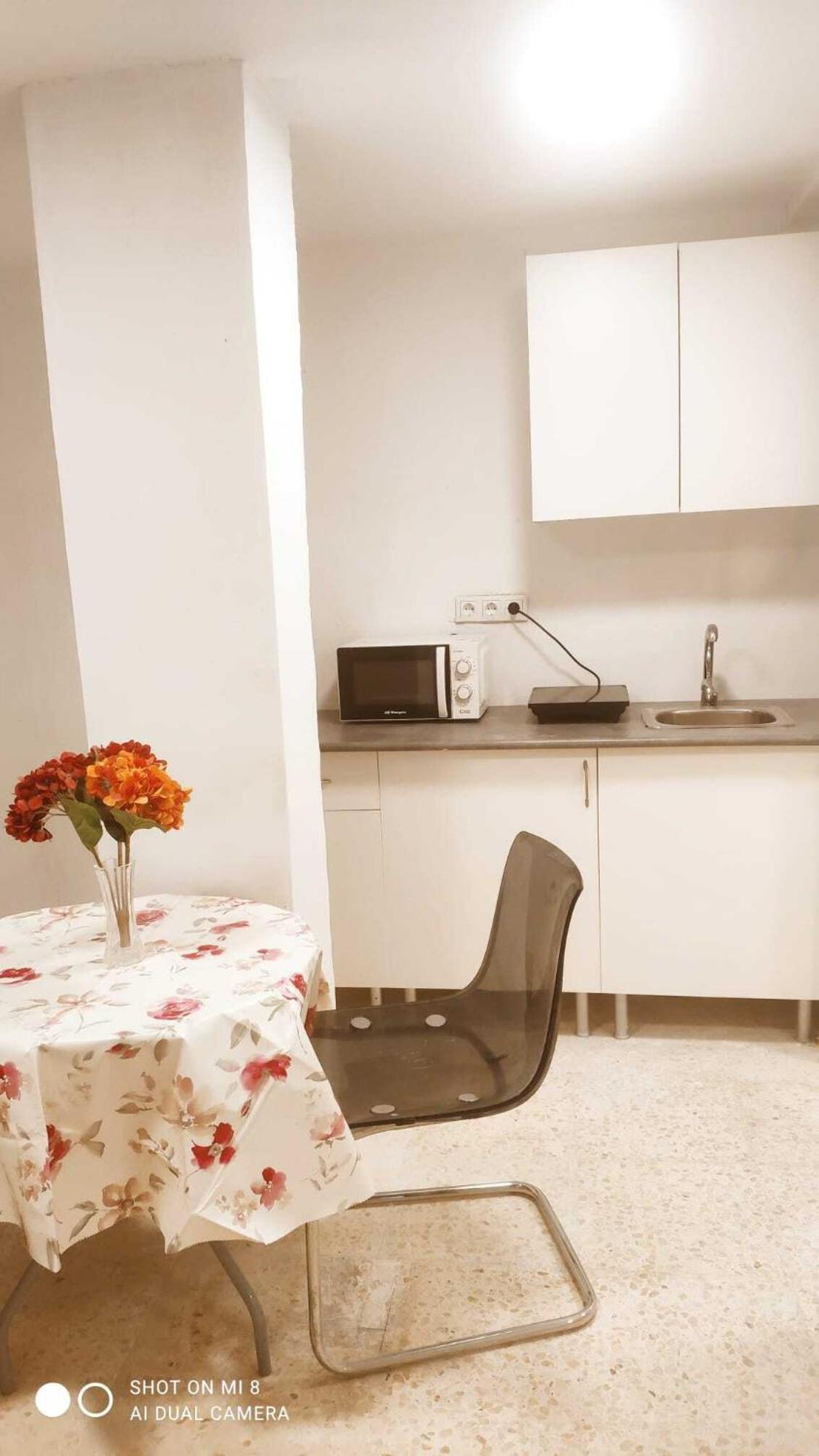 Hostal Estudios Бадалона Екстериор снимка