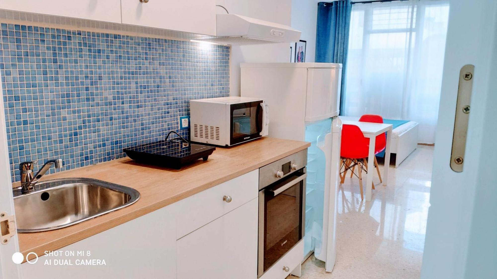 Hostal Estudios Бадалона Екстериор снимка