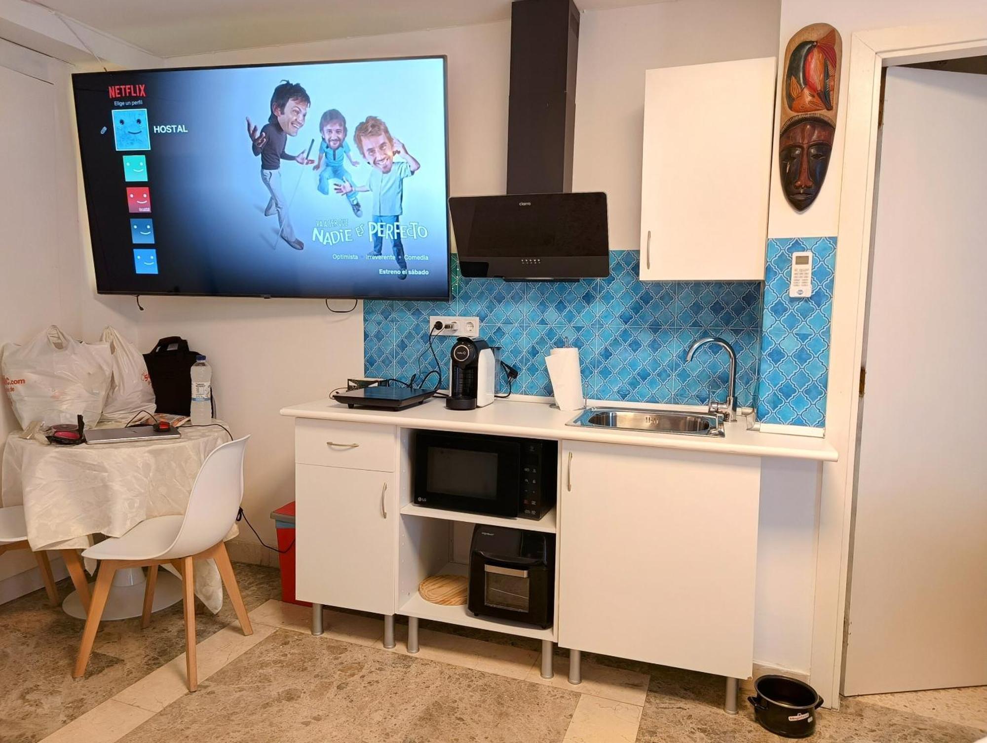 Hostal Estudios Бадалона Екстериор снимка